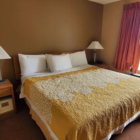 Days Inn By Wyndham Worthington Extérieur photo