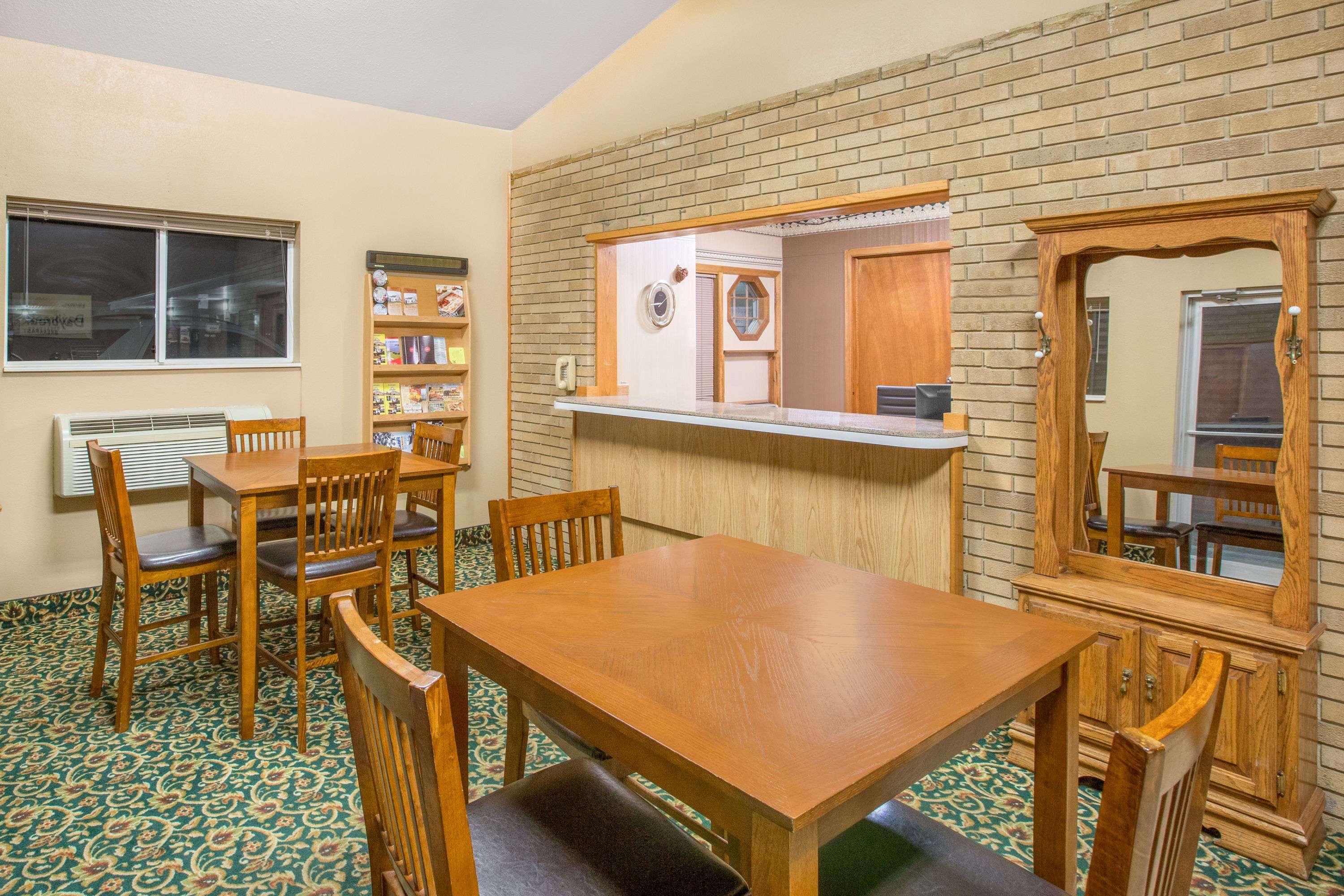 Days Inn By Wyndham Worthington Extérieur photo