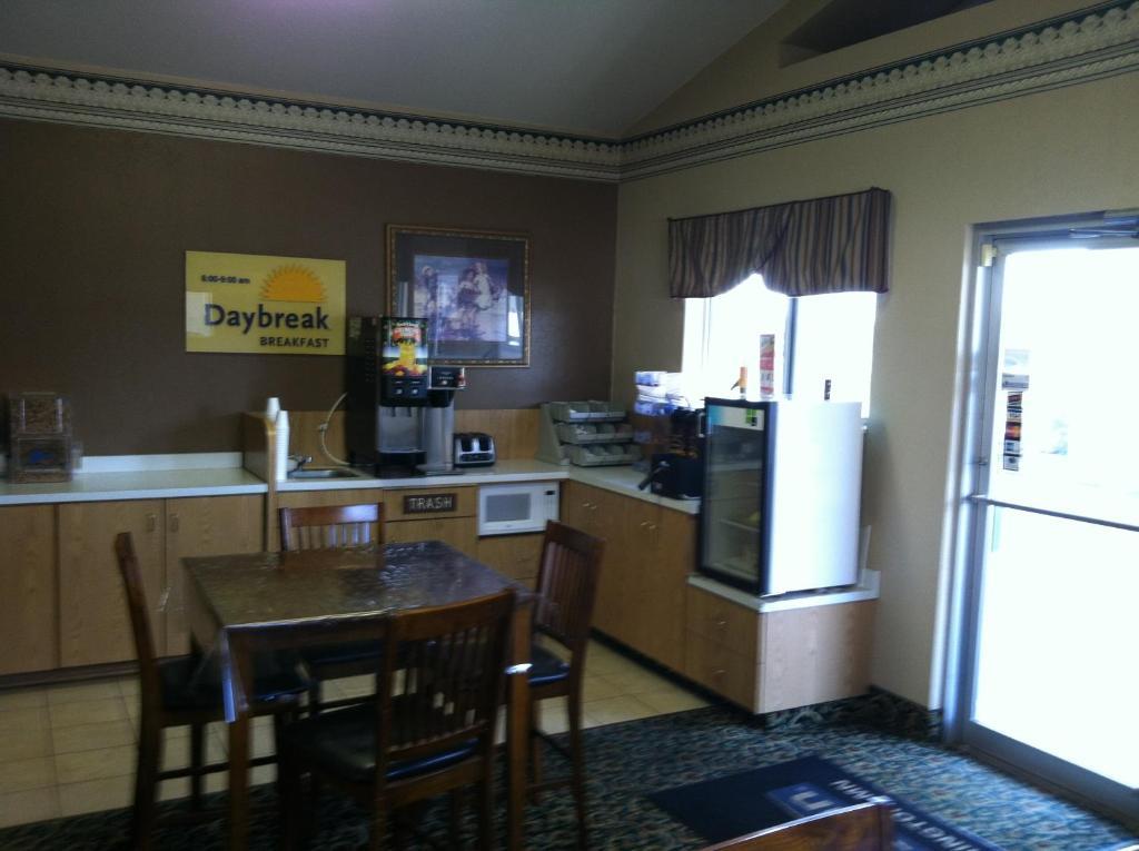 Days Inn By Wyndham Worthington Extérieur photo