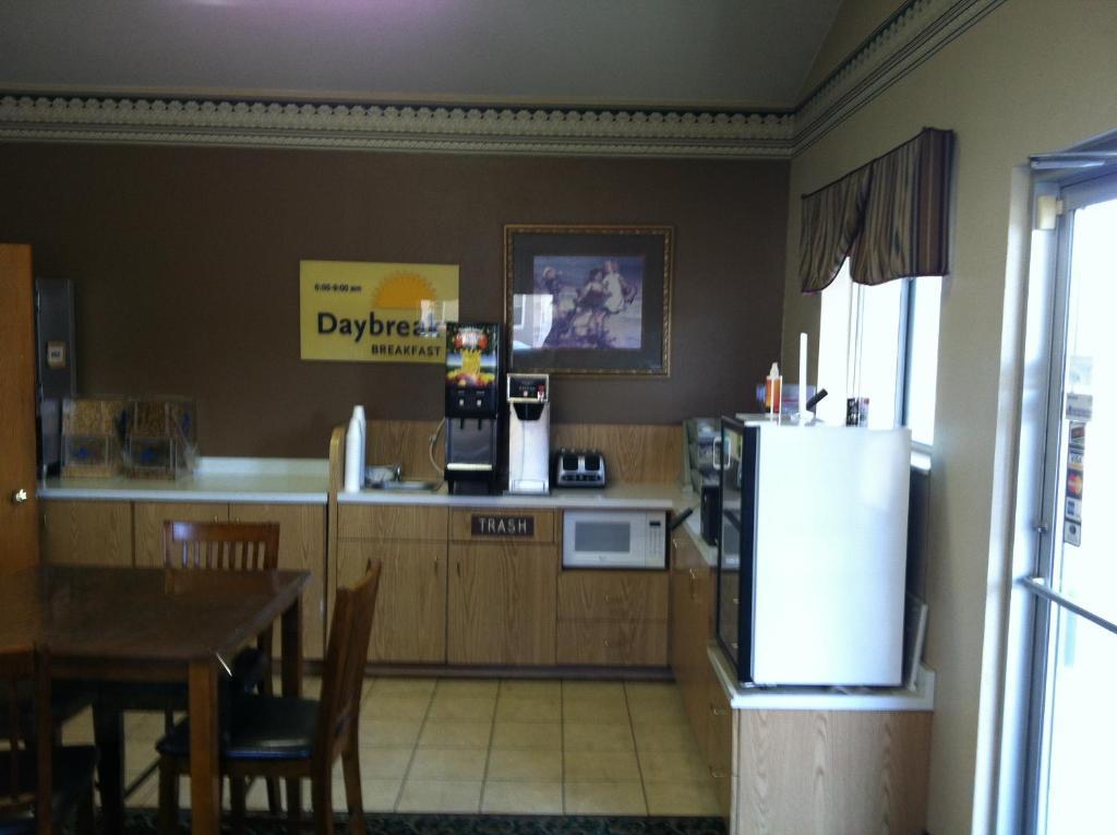 Days Inn By Wyndham Worthington Extérieur photo